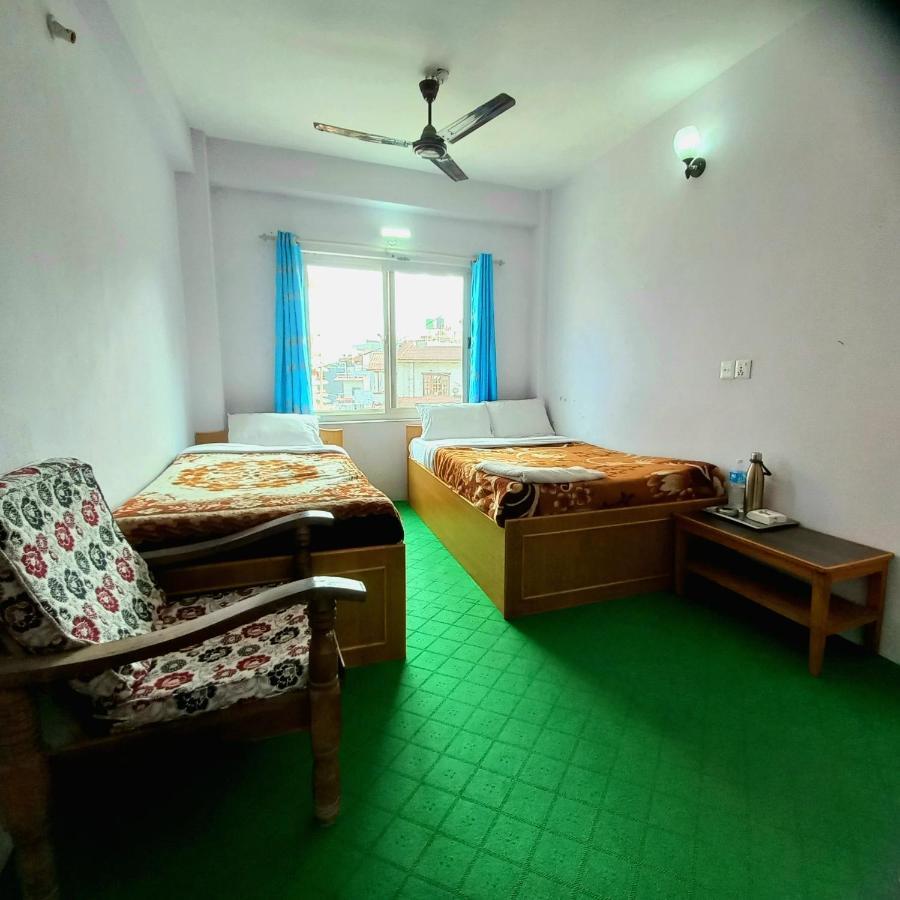 Hotel Aarjan And Restaurant بوكْرا المظهر الخارجي الصورة